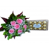 BUQUÊ MEIA DÚZIA COR DE ROSA COM FERRERO ROCHER